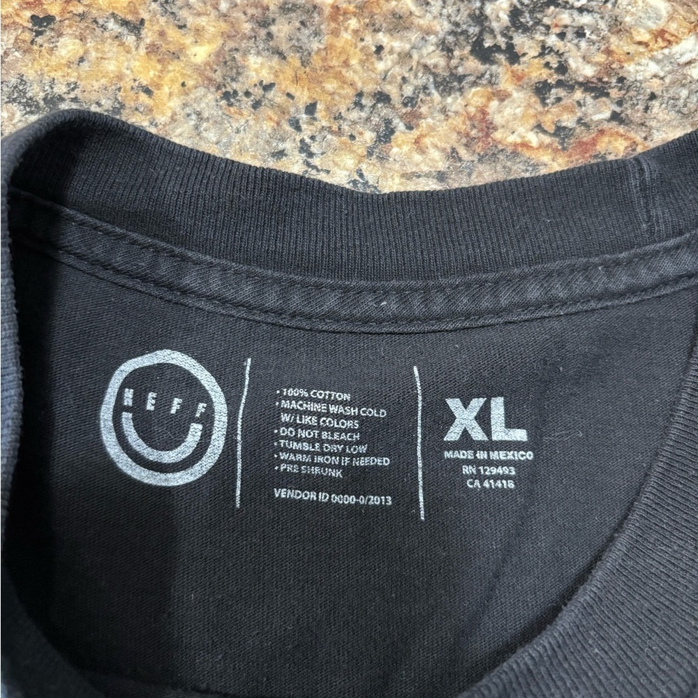 NEFF XL Graphic Tee - Picture 3 of 4